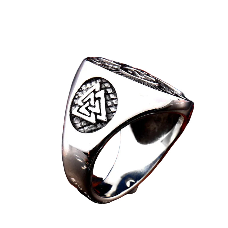 Men's Central Triquetra (trinity knot) Viking Ring