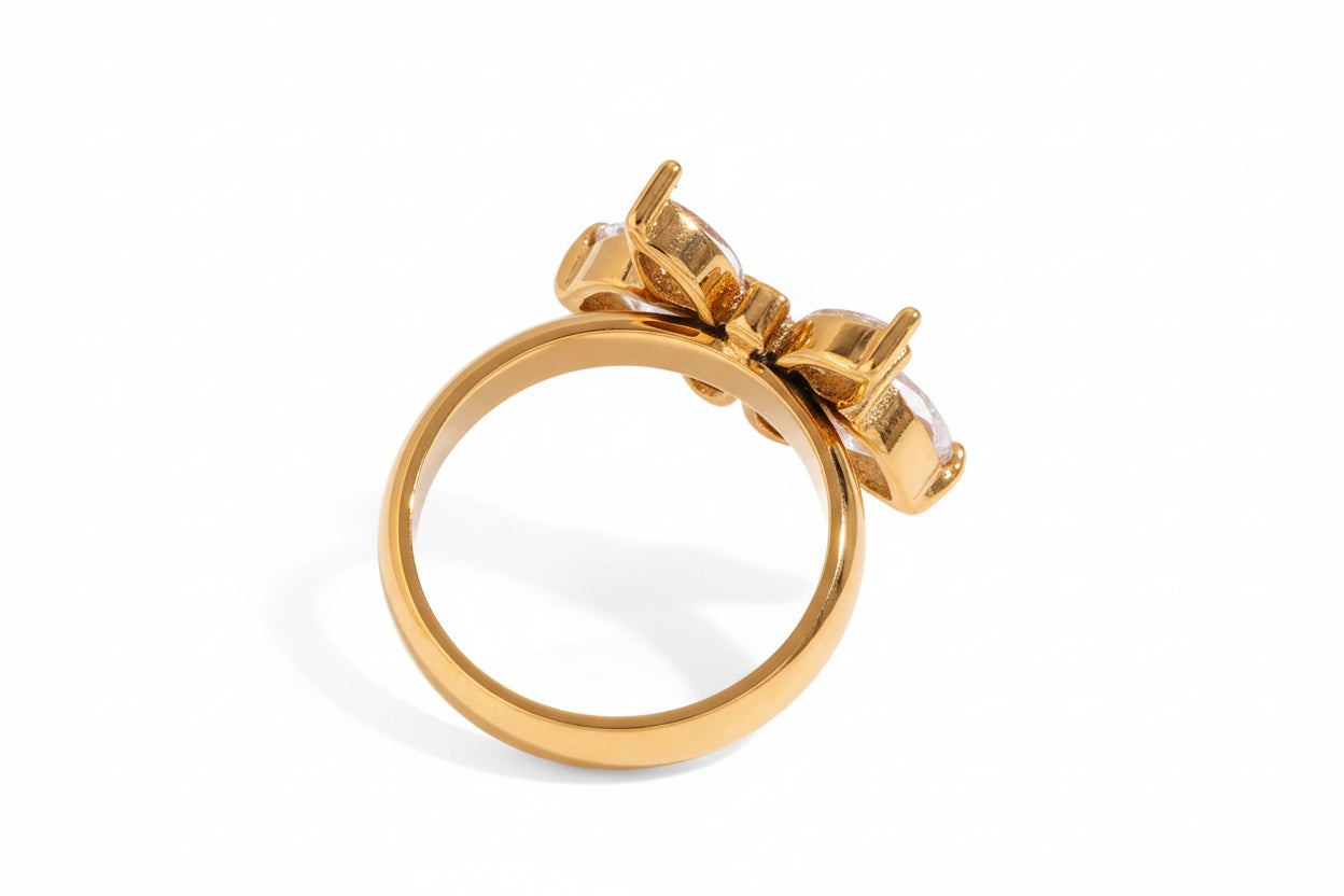 Anillo de mariposa con diamantes en oro de 18 quilates